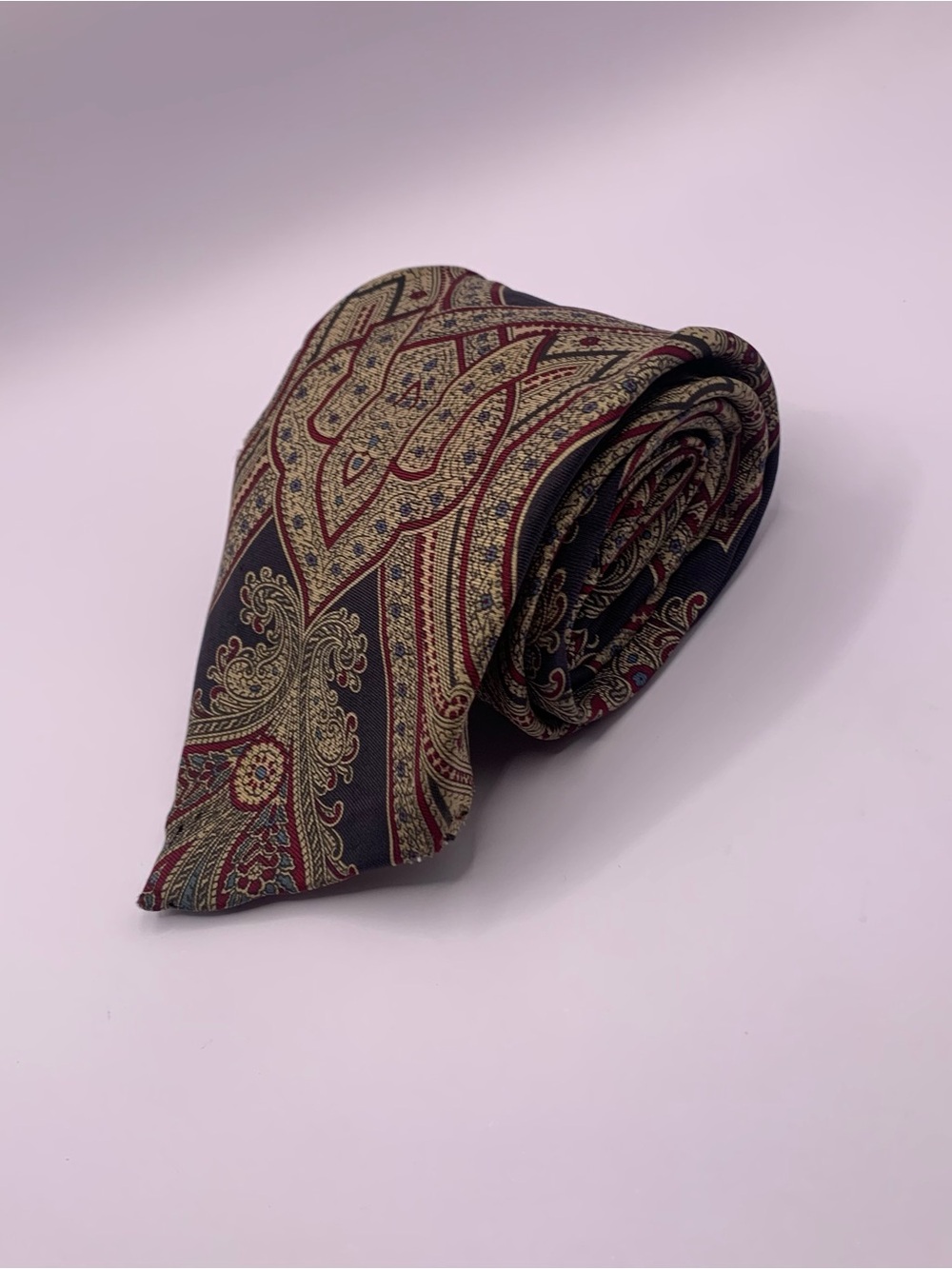 Oscar de la Renta Burgundy and Gold Paisley Silk Tie 0122 business or interview